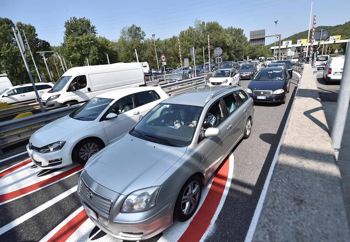 VIABILITA': TRAFFICO INTENSO IN A4, GIORNATA DA BOLLINO NERO